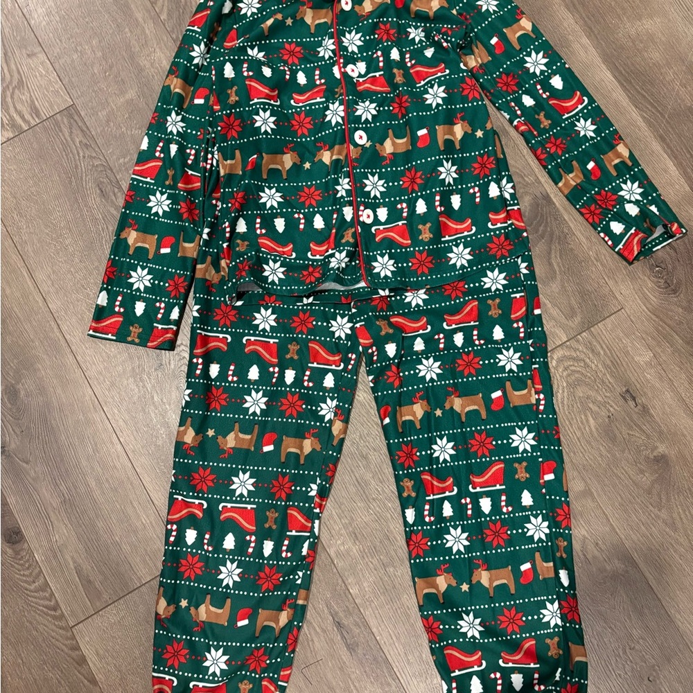 CARTERS Festive Green Kids Pajamas